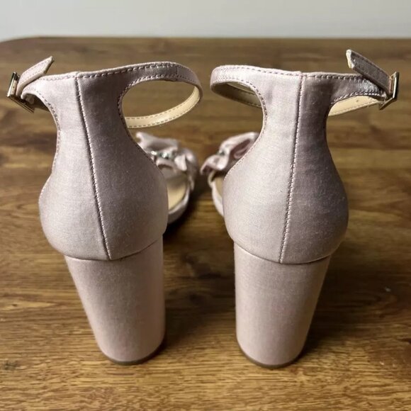 Brand New - Badgley Mischka Womens Deva Ruffle High Block Heel - Pastel Pink - 5 - Picture 5 of 7